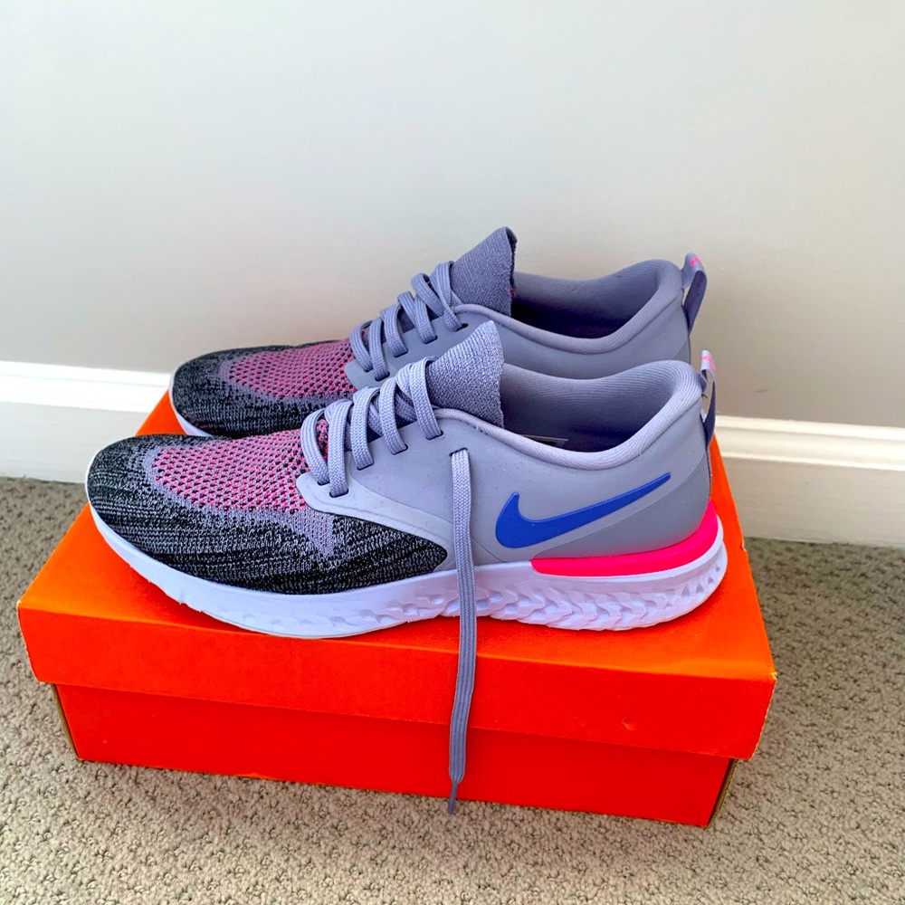 Nike Odyssey React 2 Flyknit - Size 7.5